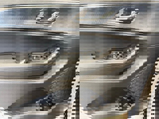 New 2025 Jeep Grand Cherokee Laredo w/ Luxury Tech Group I image 6