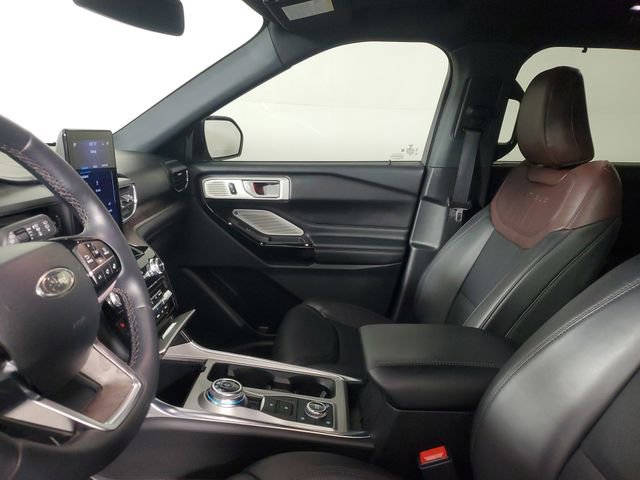 Used 2023 Ford Explorer Platinum w/ Technology Package image 22