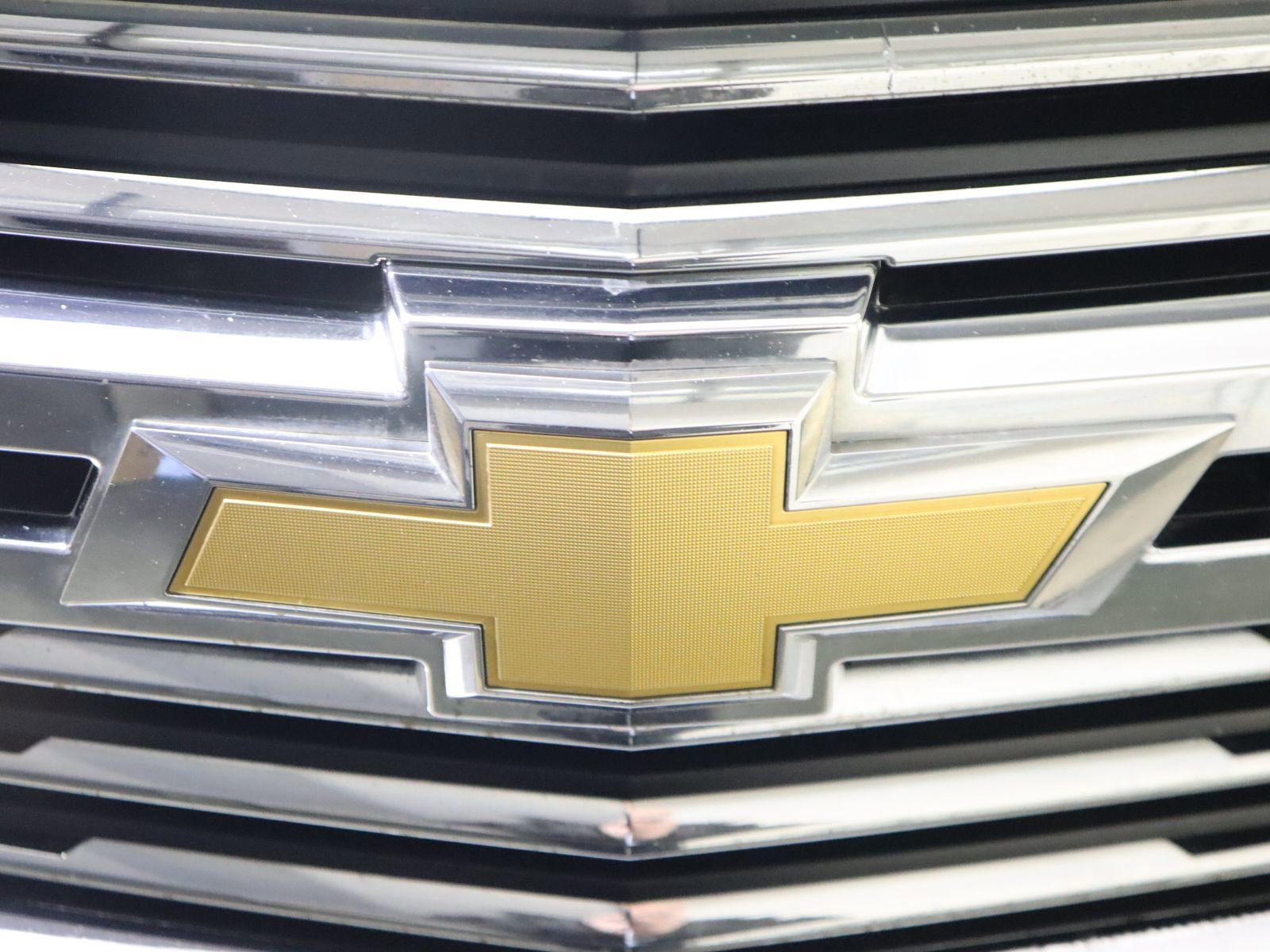 Used 2019 Chevrolet Suburban Premier AWD/4WD image 16