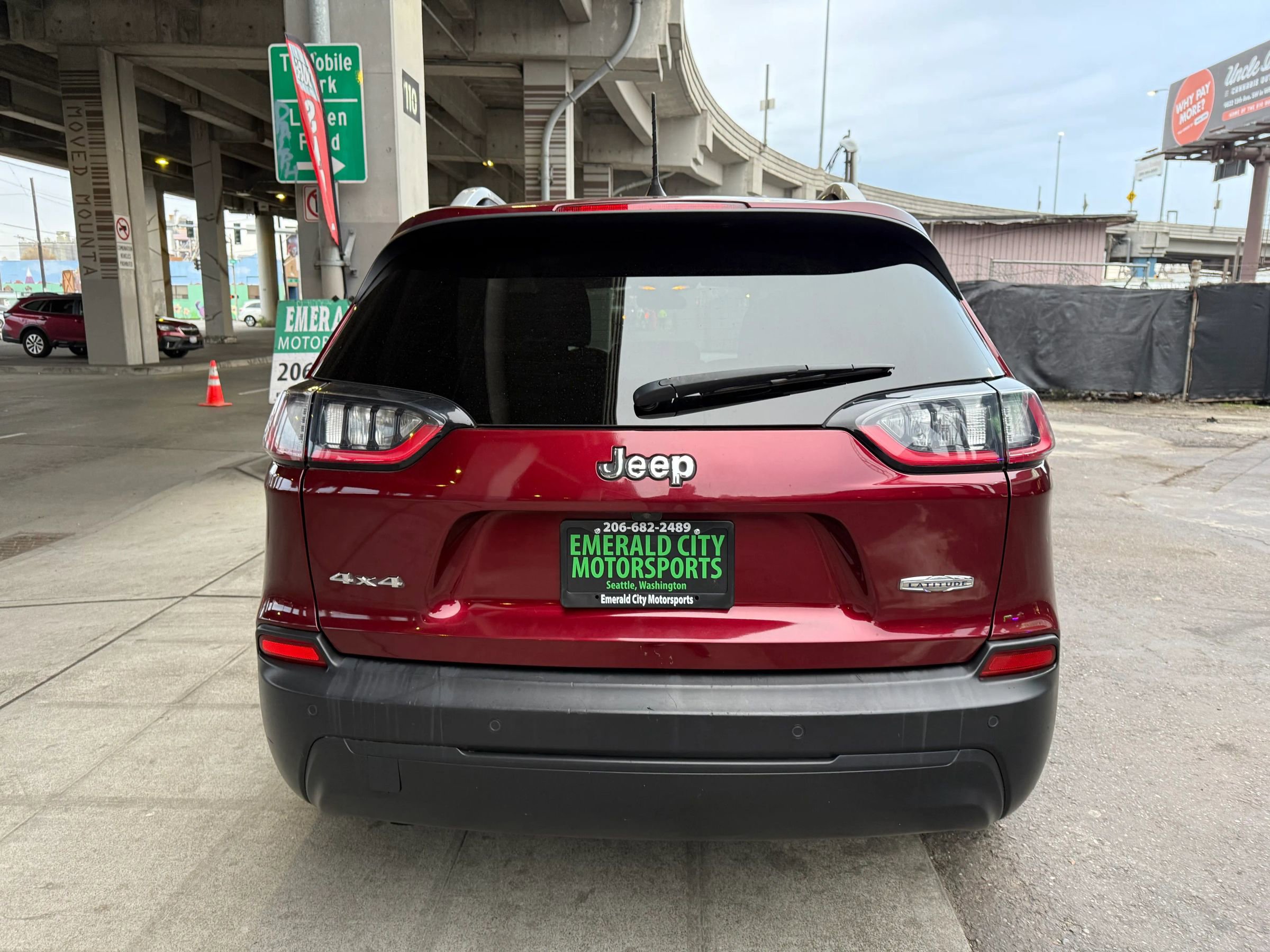 Used 2020 Jeep Cherokee Latitude w/ Cold Weather Group AWD/4WD image 4