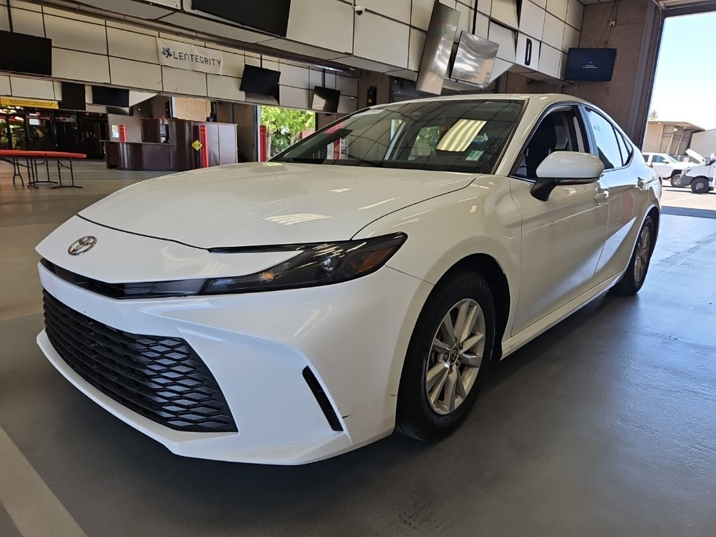Used 2025 Toyota Camry LE w/ Convenience Package FWD image 1