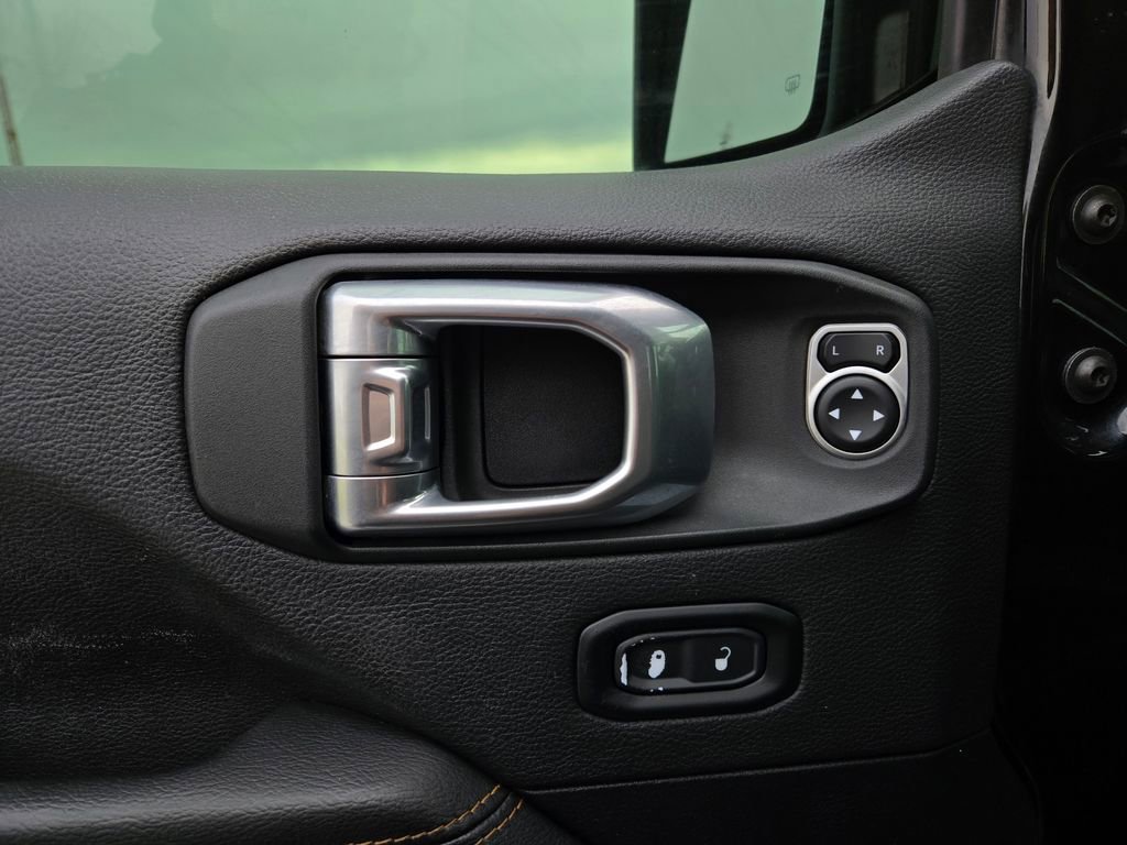 Used 2021 Jeep Gladiator Overland image 15