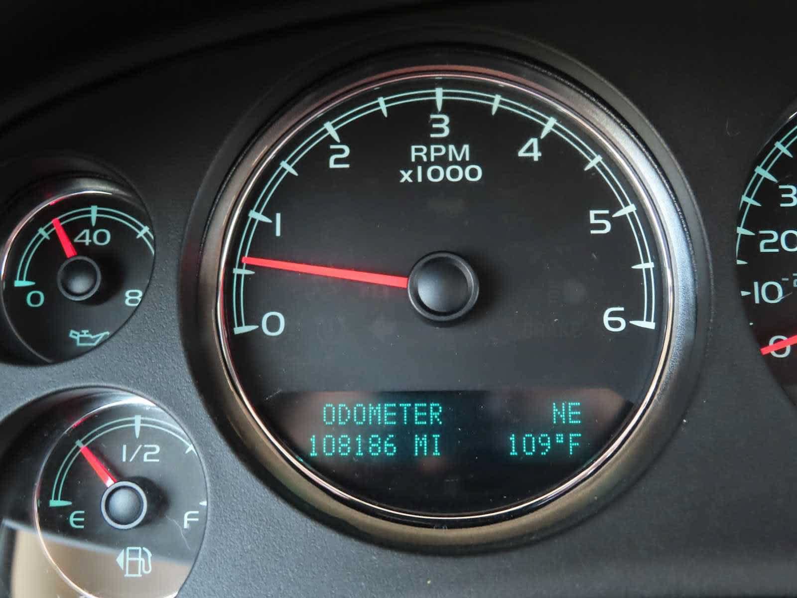 Used 2012 Chevrolet Avalanche LTZ AWD/4WD image 23