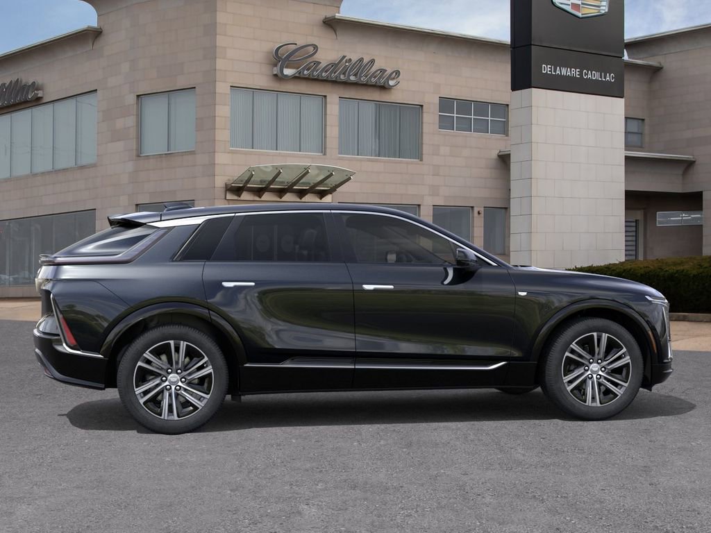 New 2025 Cadillac Lyriq Luxury AWD/4WD image 5