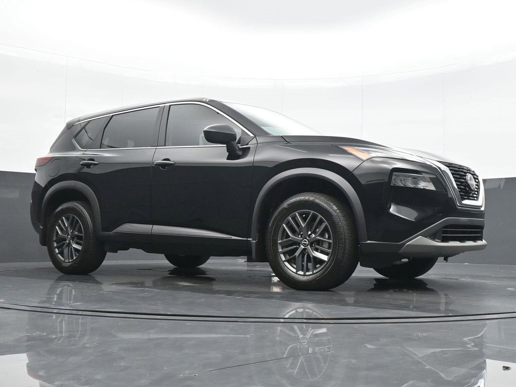 Used 2023 Nissan Rogue S image 23