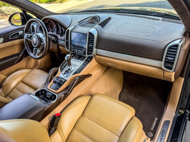 Used 2017 Porsche Cayenne GTS image 10