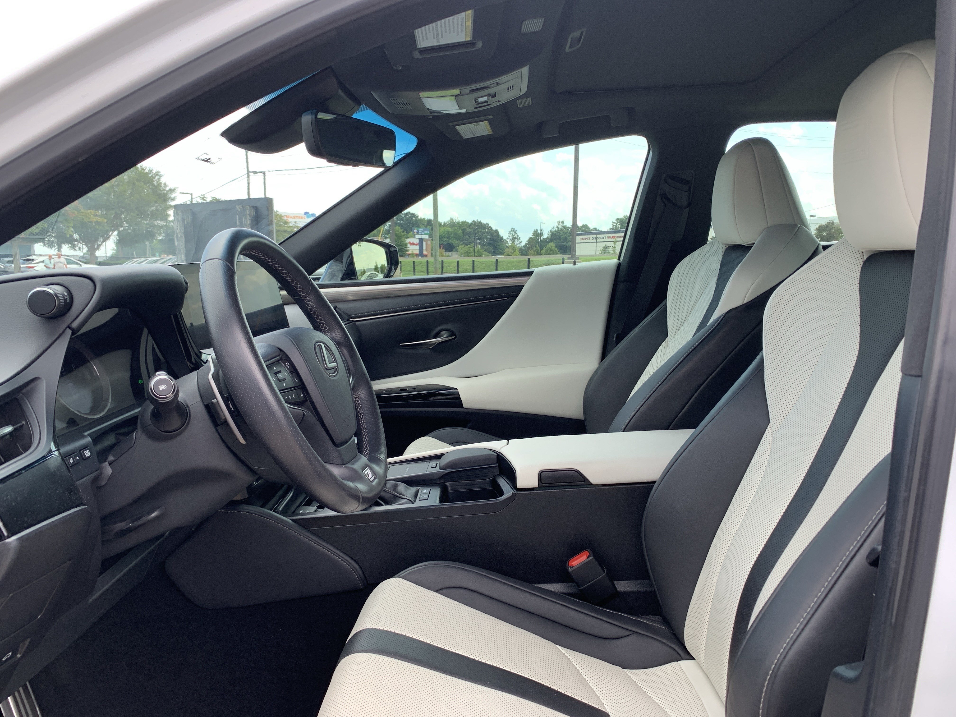 Used 2022 Lexus ES 300h F Sport w/ Accessory Package 2 FWD image 16