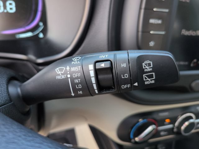 Certified 2025 Kia Soul LX w/ LX Technology Package FWD image 28
