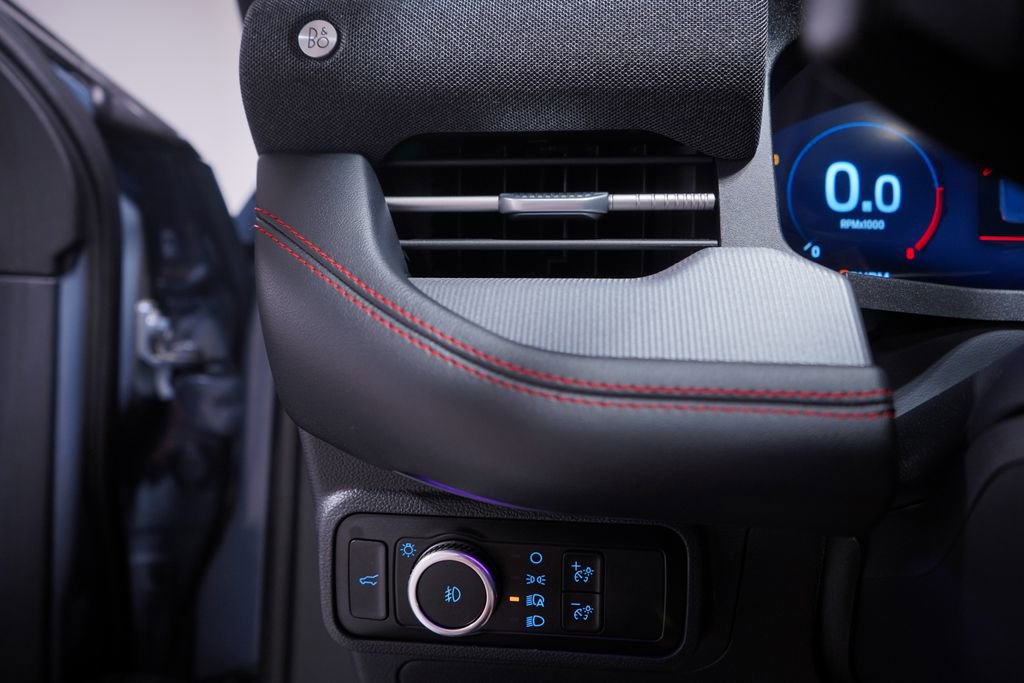 Used 2025 Ford Explorer ST image 20