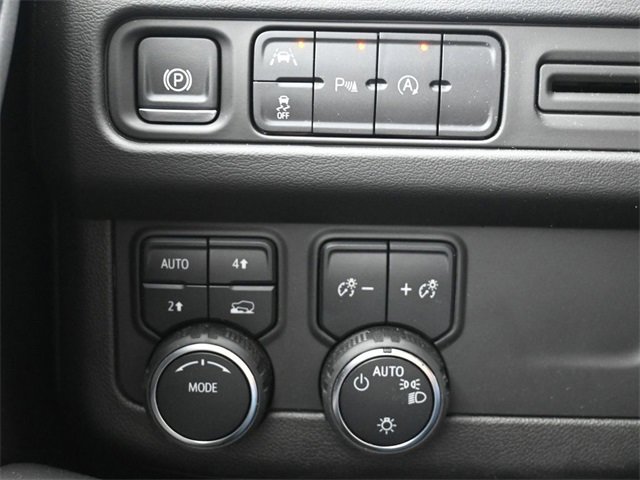 Used 2024 Chevrolet Suburban LT image 27