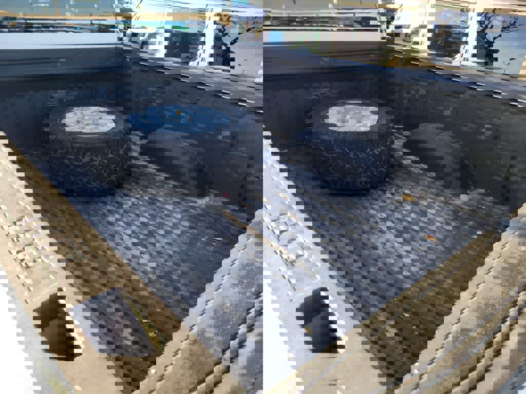 Used 2023 Chevrolet Silverado 2500 LT w/ Convenience Package image 7