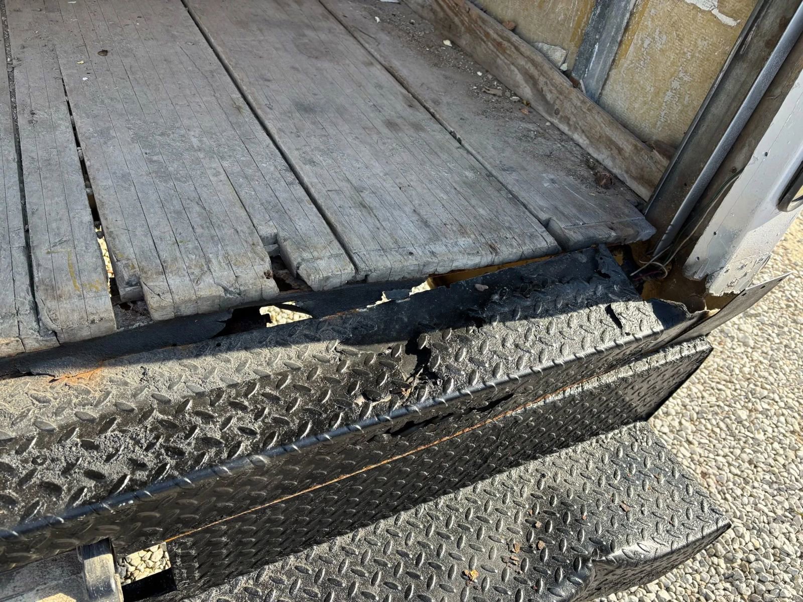 Used 2003 Ford E-350 and Econoline 350 Super Duty image 17