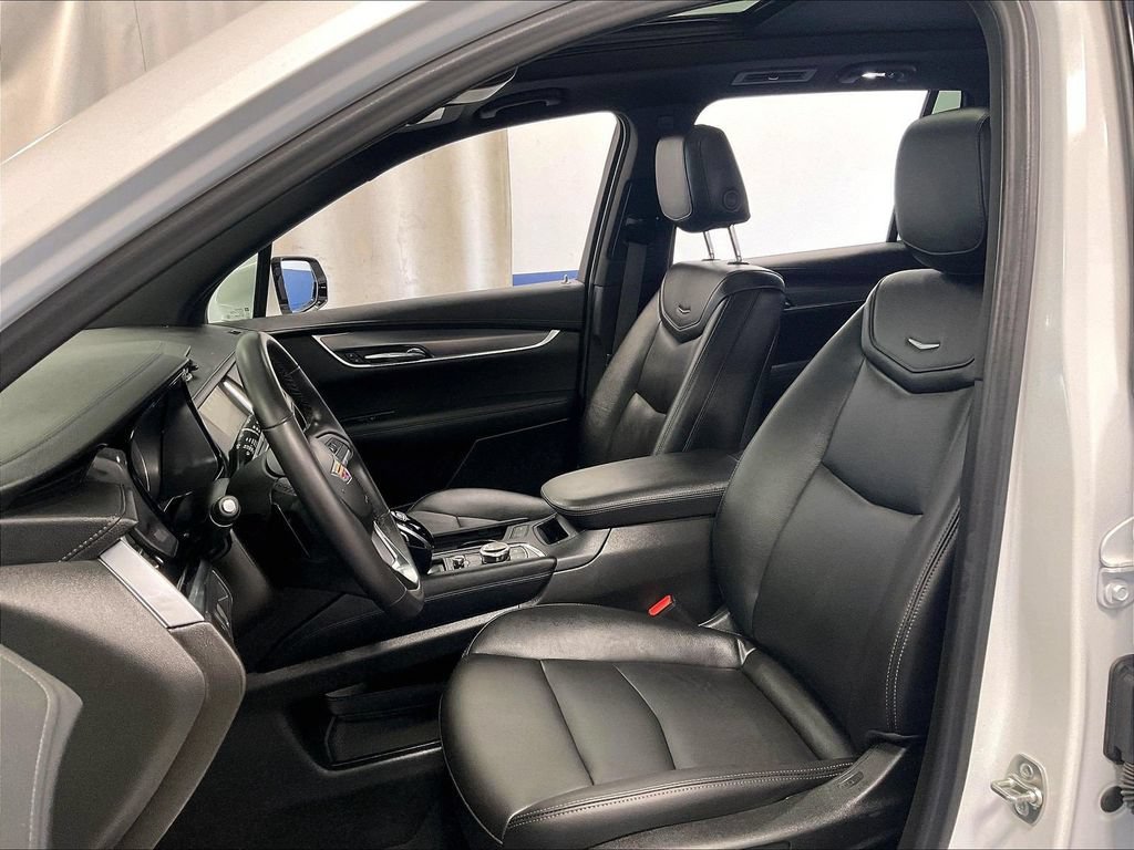 Used 2024 Cadillac XT6 Luxury w/ LPO, Floor Liner Package AWD/4WD image 10