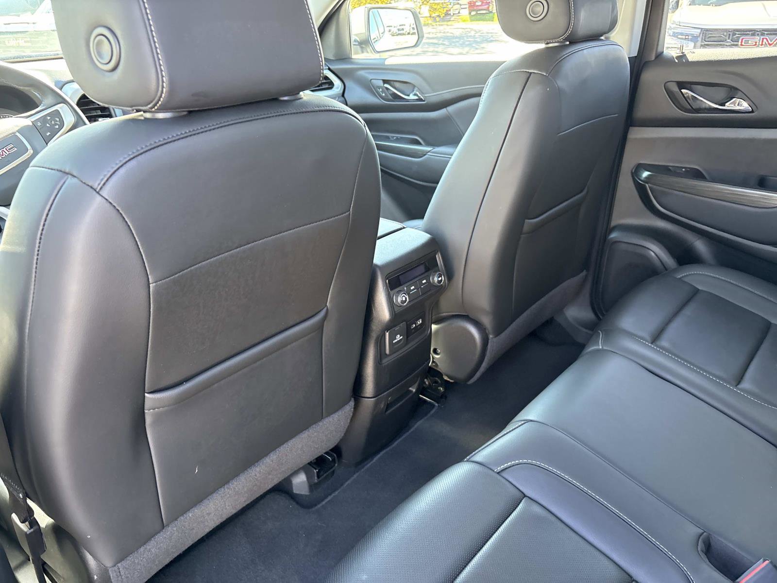 Certified 2023 GMC Acadia SLT image 28