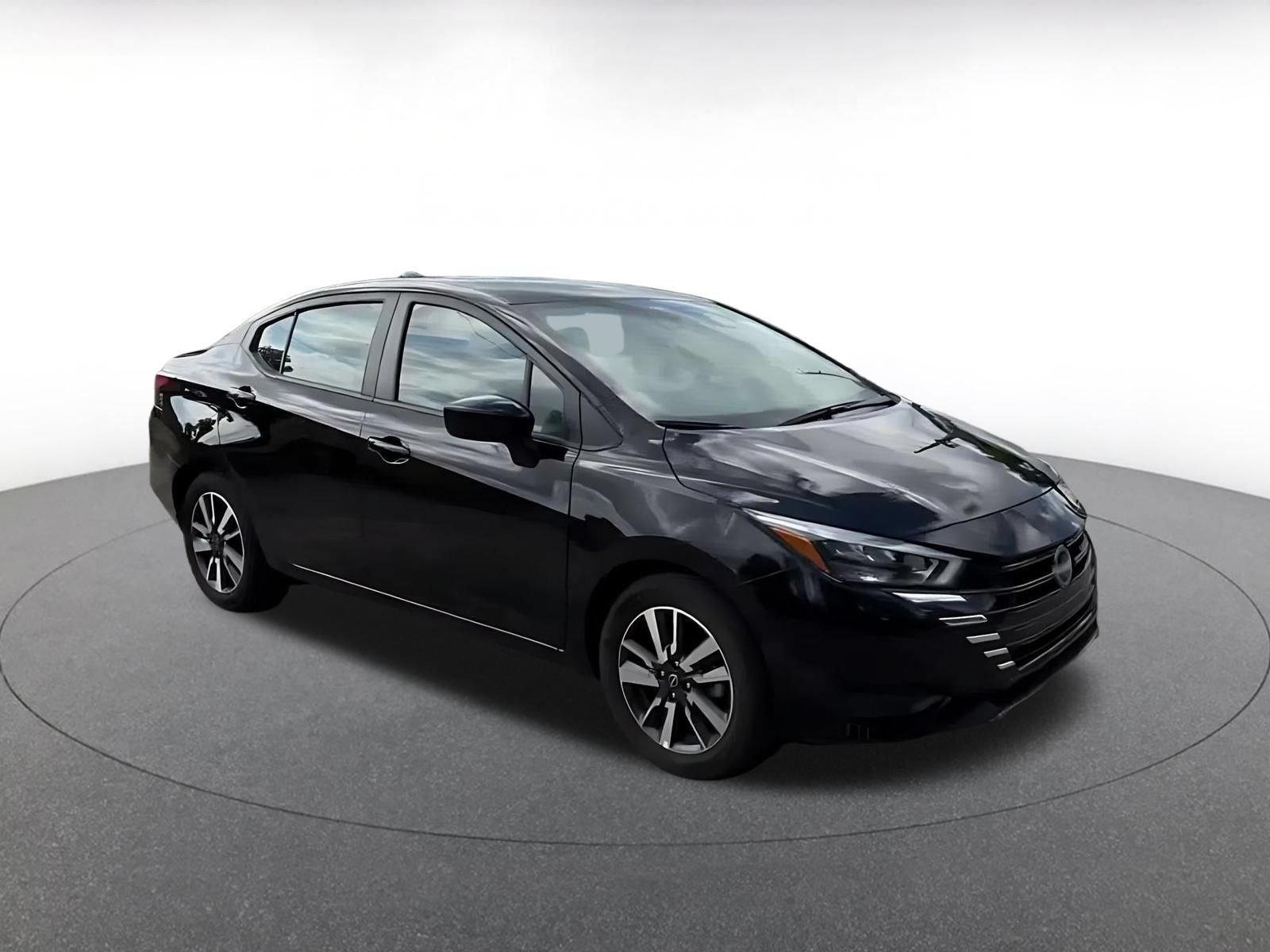 Used 2025 Nissan Versa SV FWD video 2