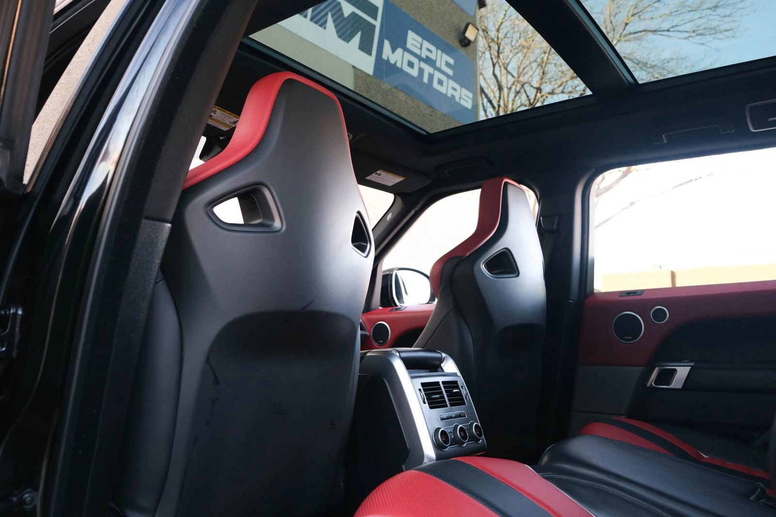 Used 2017 Land Rover Range Rover Sport SVR image 28