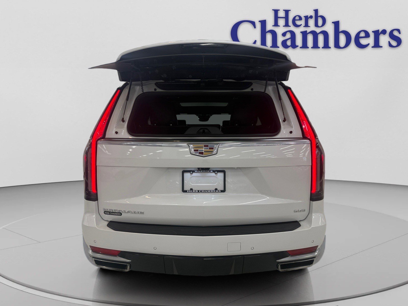 Used 2021 Cadillac Escalade Premium Luxury w/ Driver Assist Tech Package image 7