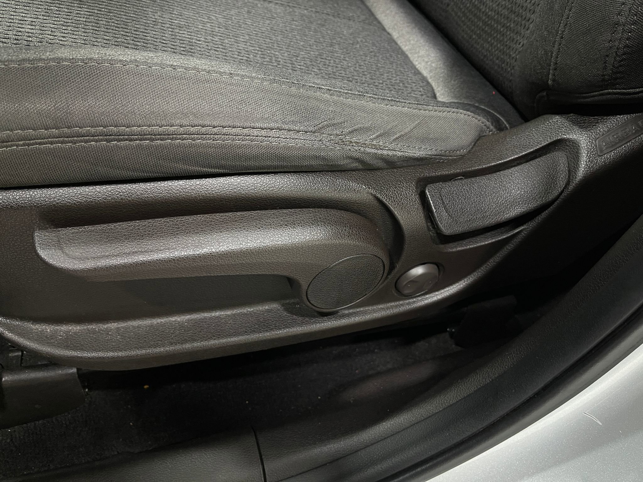 Used 2020 Hyundai Santa Fe SE image 15