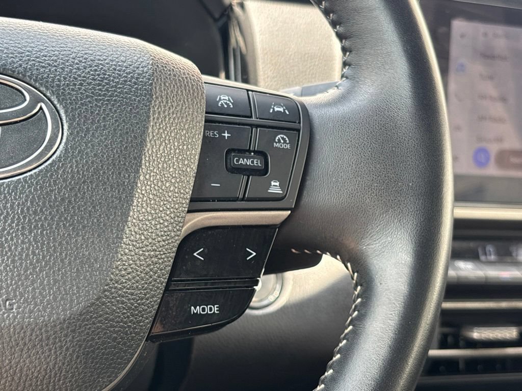 Used 2025 Toyota Camry SE FWD image 22