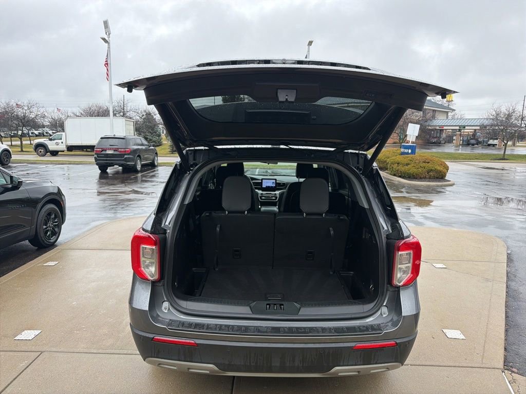 Used 2021 Ford Explorer XLT w/ Equipment Group 202A image 46