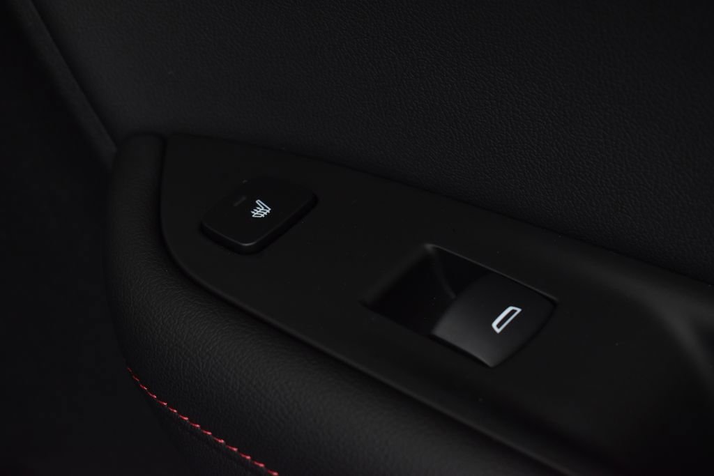 Used 2021 Chevrolet Blazer RS w/ Enhanced Convenience Package image 18