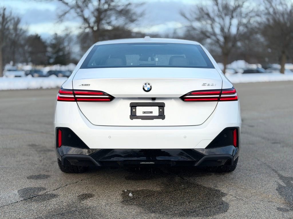 New 2026 BMW 530i xDrive w/ M Sport Package AWD/4WD image 5