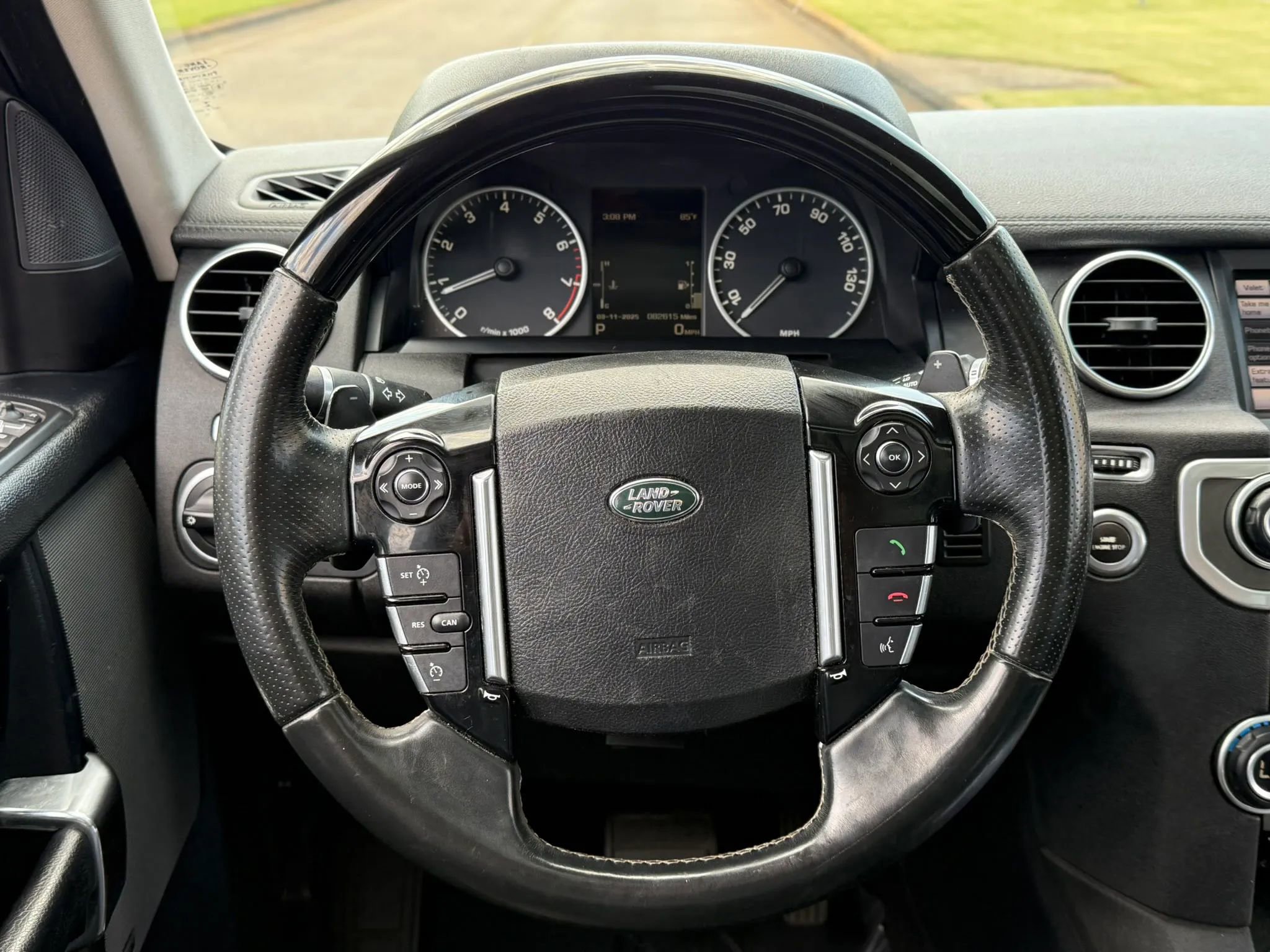 Used 2015 Land Rover LR4 HSE image 20