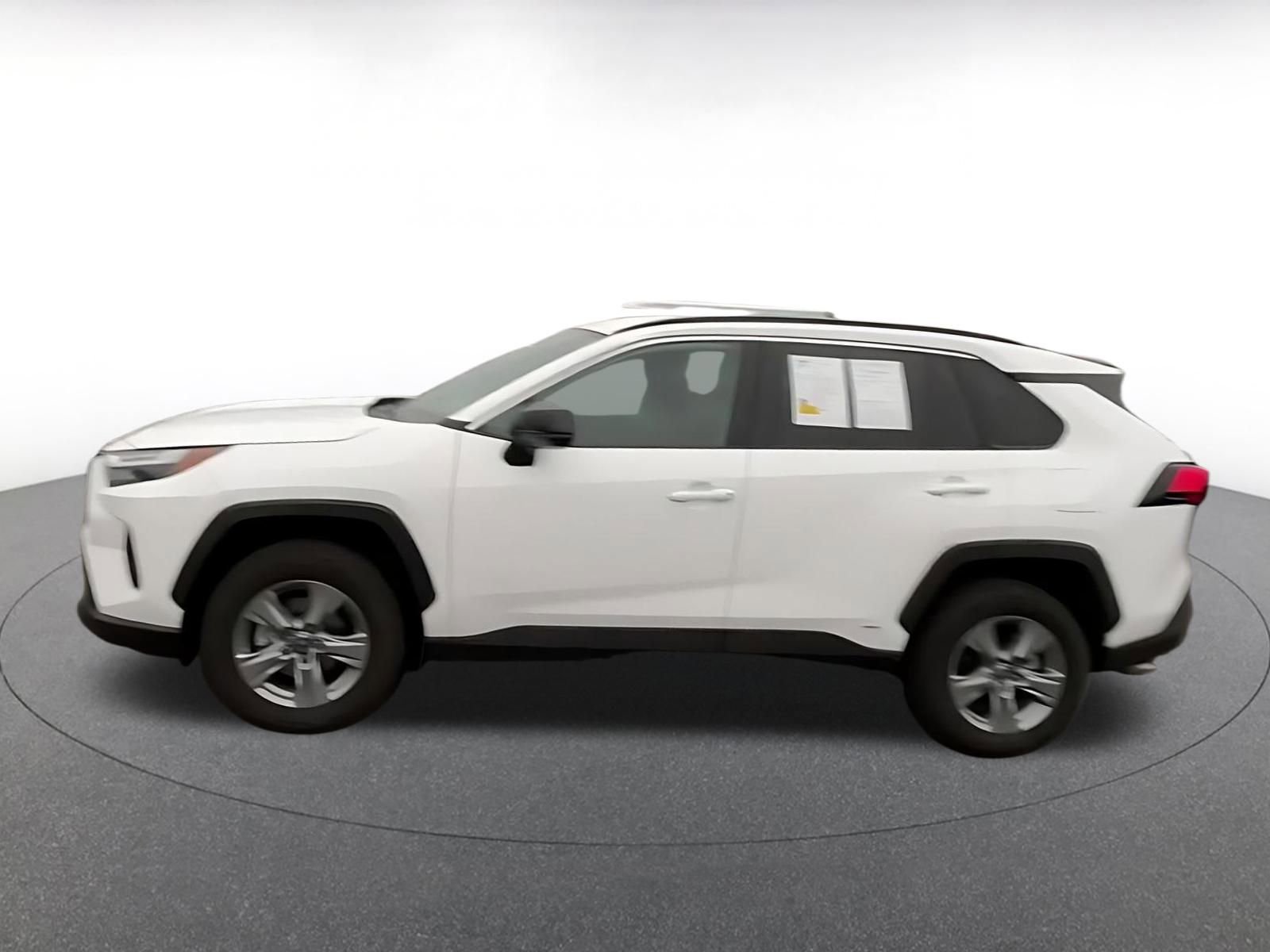 Used 2025 Toyota RAV4 LE image 9