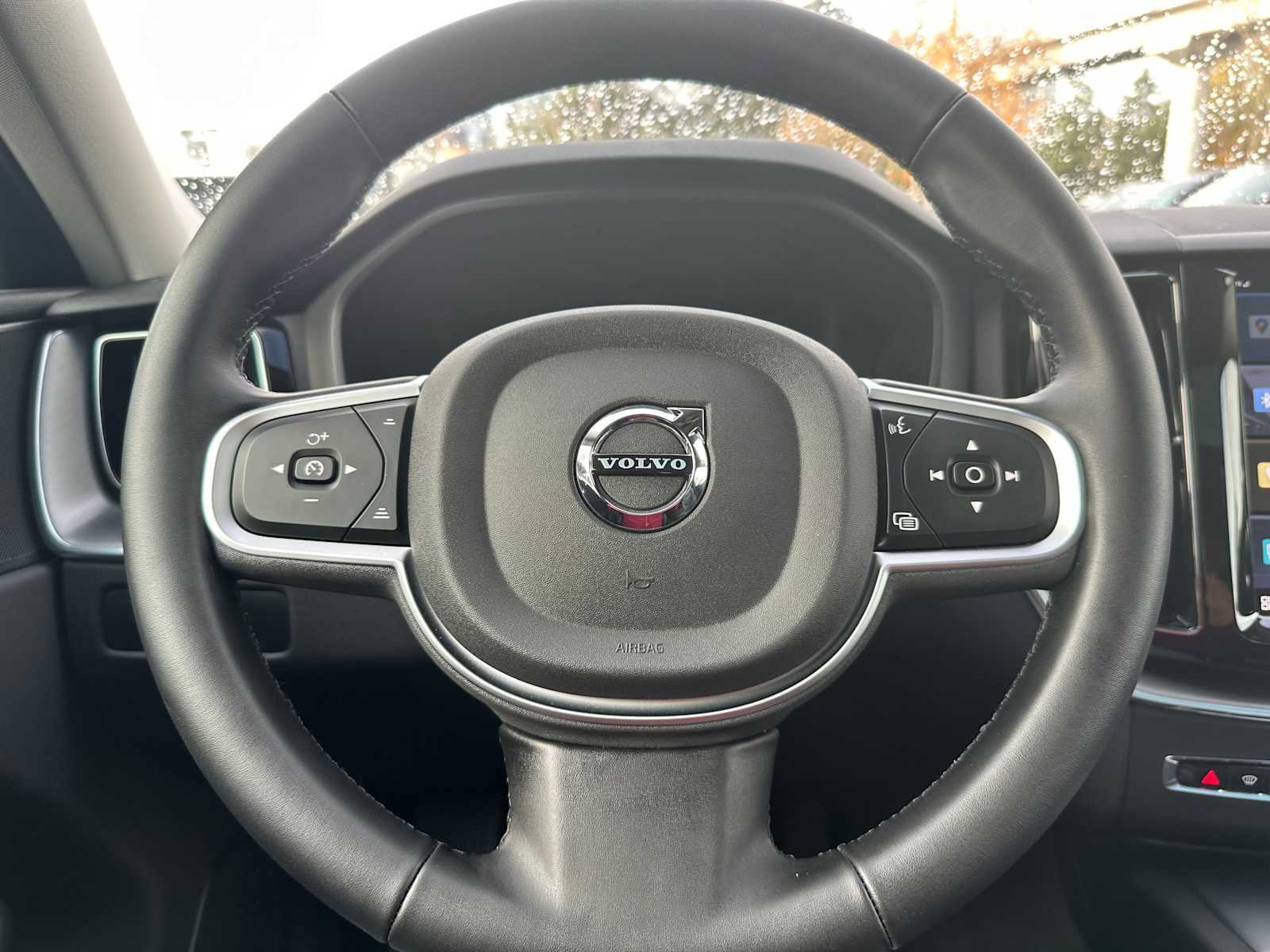 Used 2025 Volvo XC60 B5 Core w/ Climate Package image 24