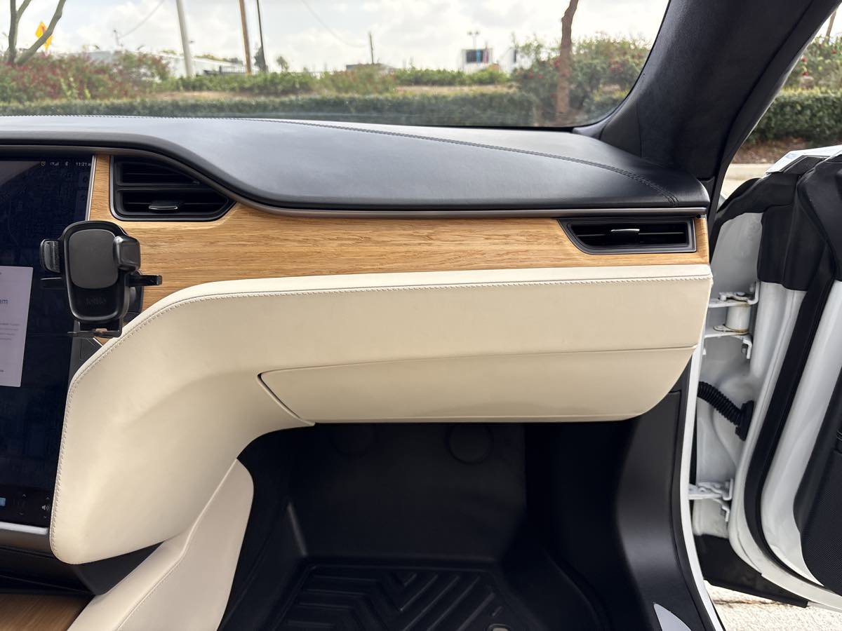 Used 2020 Tesla Model S Long Range Plus image 19