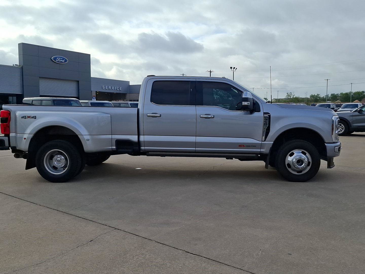 Used 2024 Ford F350 Platinum w/ Camper Package AWD/4WD image 27