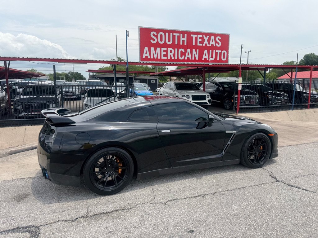 Used 2010 Nissan GT-R Premium AWD/4WD image 16