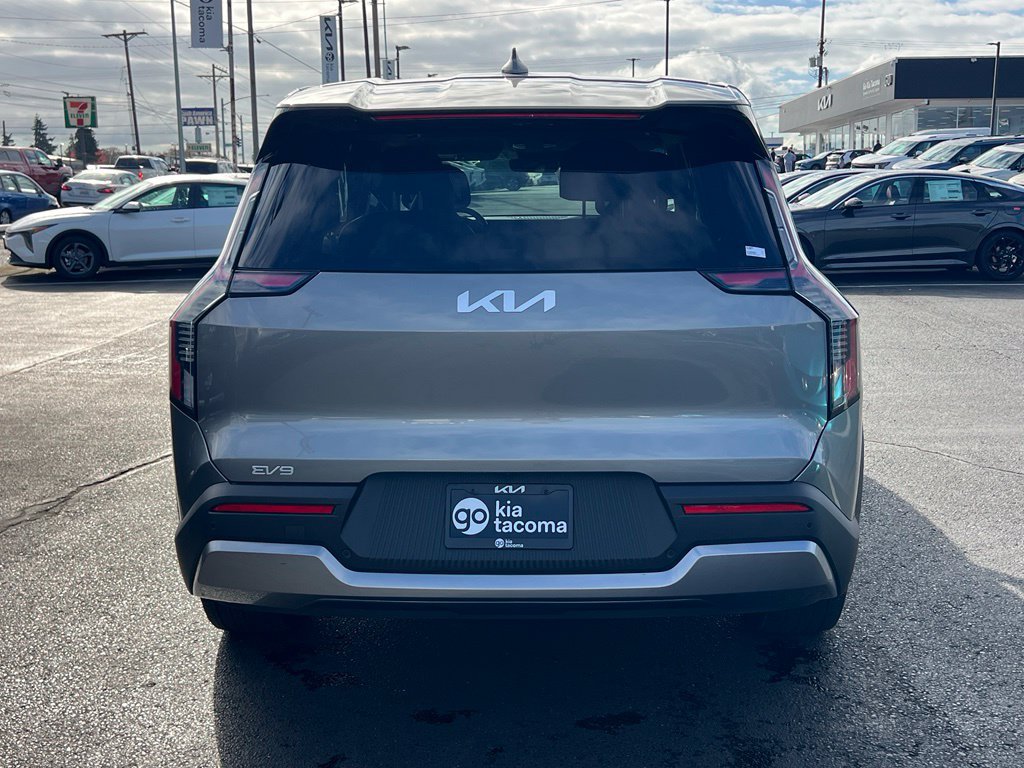 Certified 2024 Kia EV9 Light Long Range RWD image 8