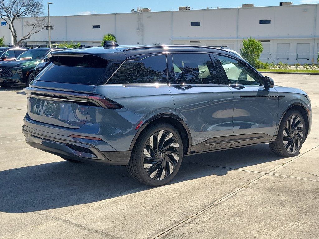 New 2026 Lincoln Nautilus Reserve w/ Jet Appearance Package AWD/4WD image 4