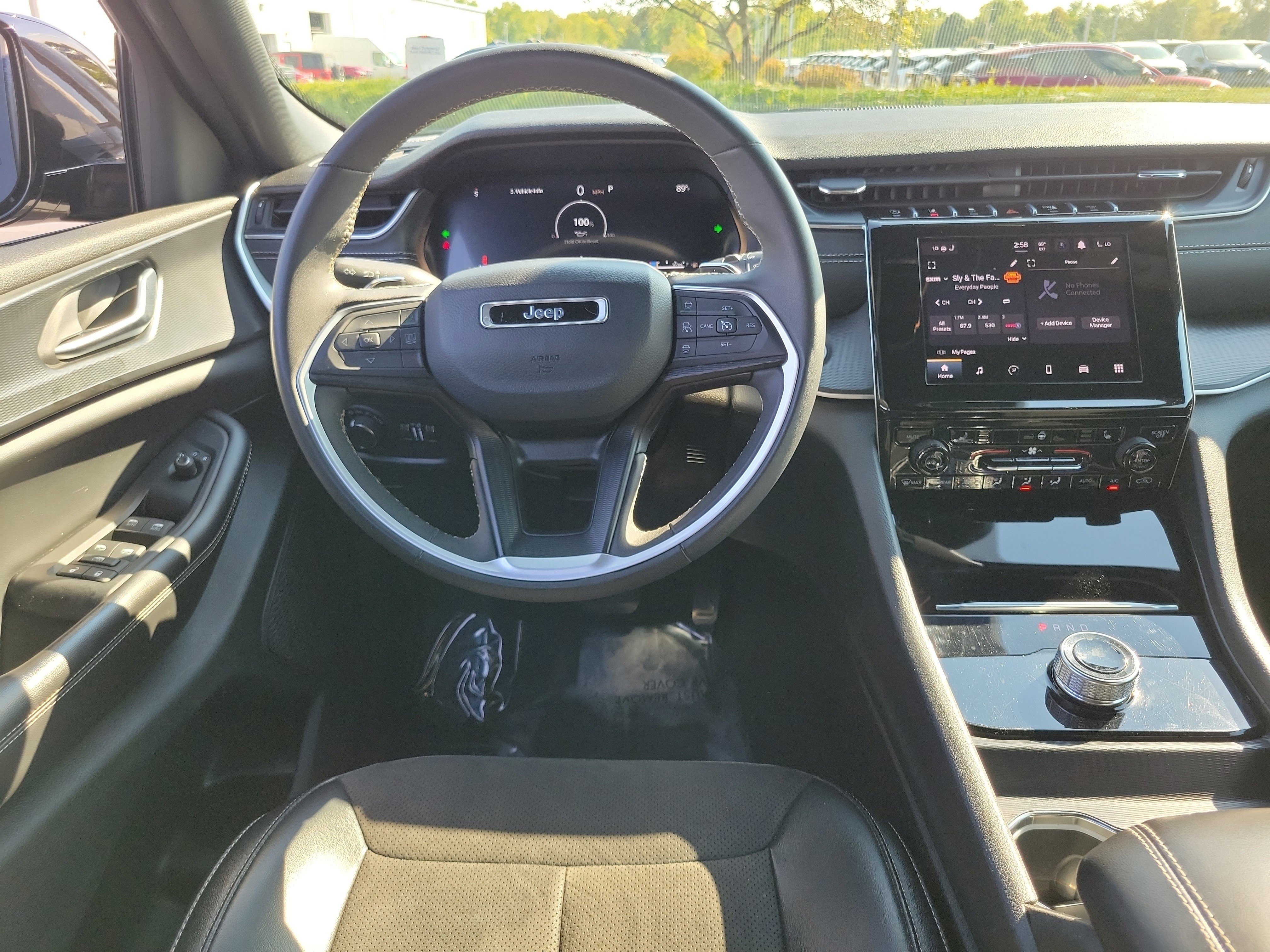 Used 2024 Jeep Grand Cherokee L Laredo image 10