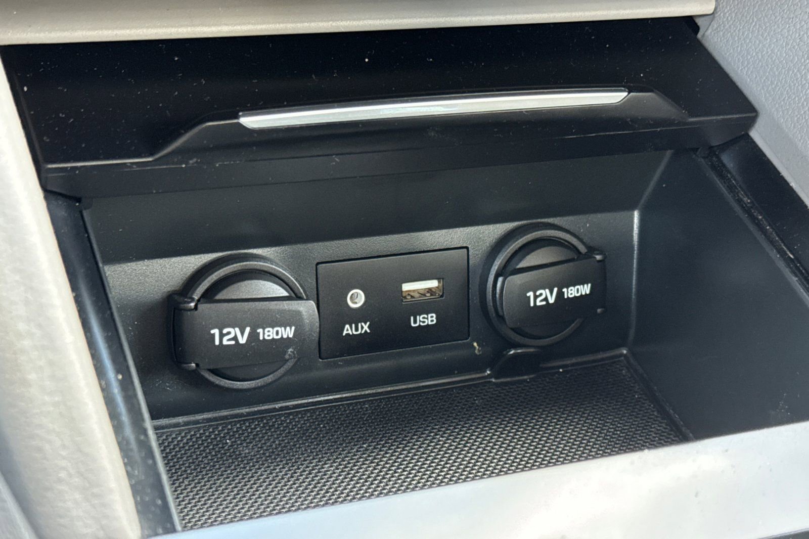 Used 2017 Hyundai Elantra SE image 25