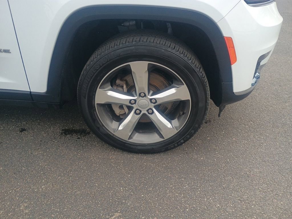 Used 2021 Jeep Grand Cherokee L Limited AWD/4WD image 9