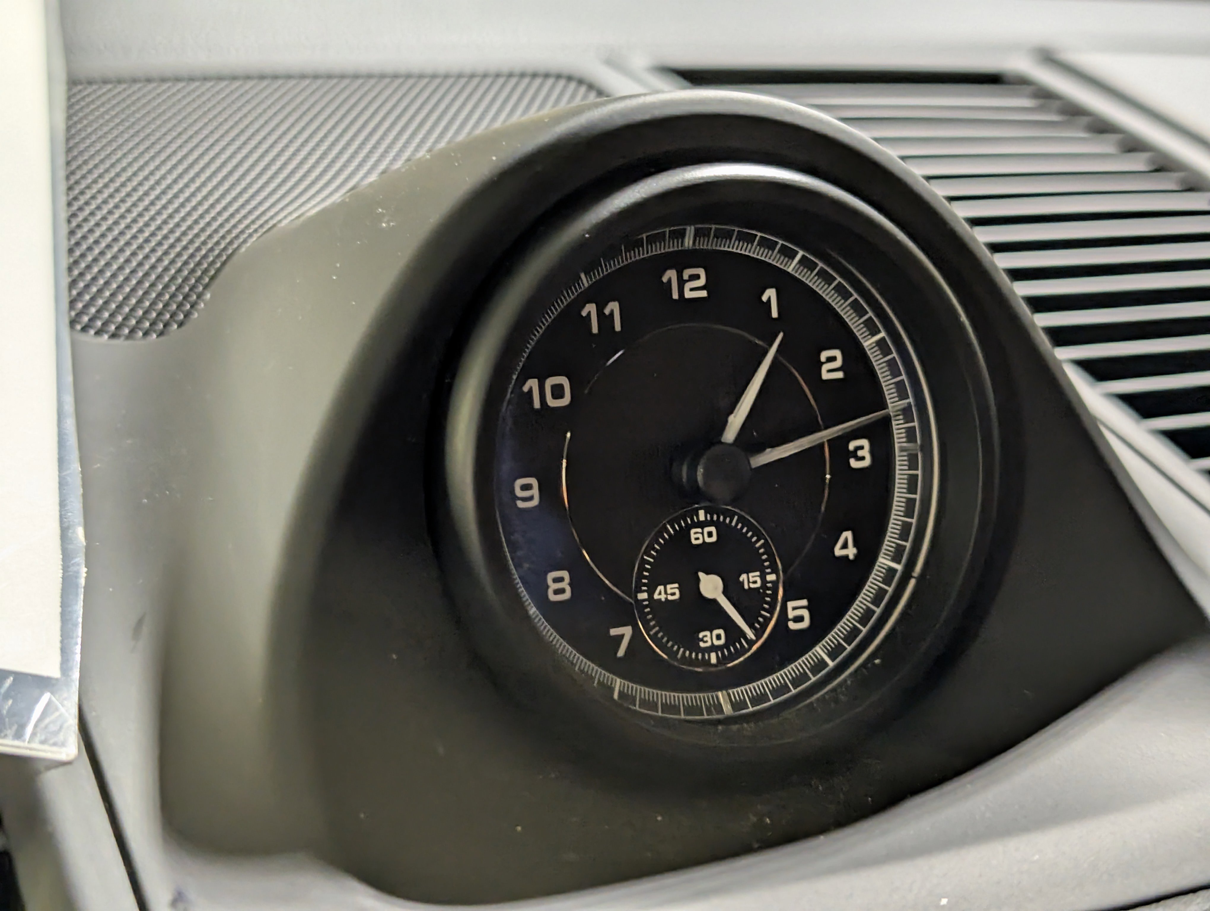 Used 2024 Porsche Macan image 33