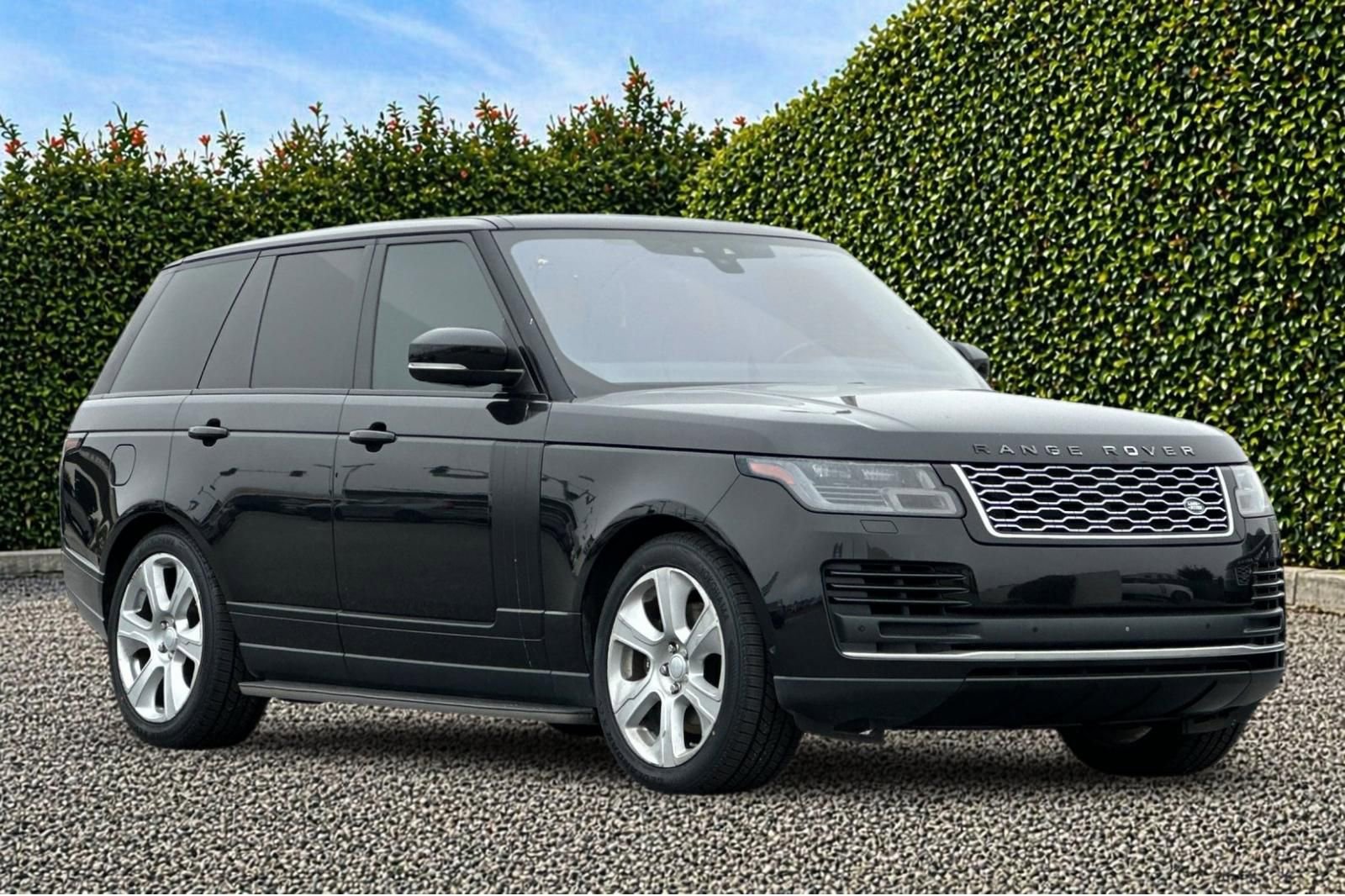 Used 2019 Land Rover Range Rover Supercharged AWD/4WD image 2