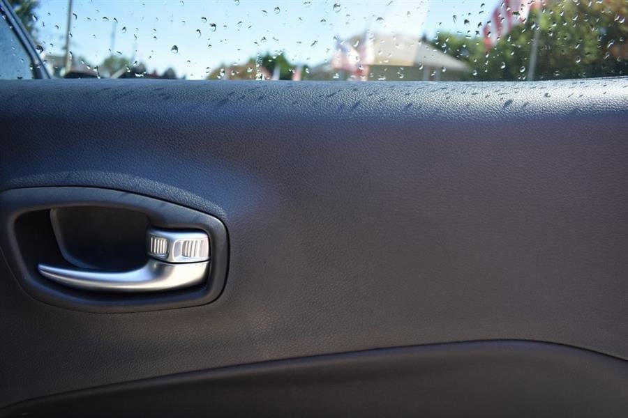 Used 2021 Jeep Compass Limited w/ Elite Interior Group image 28