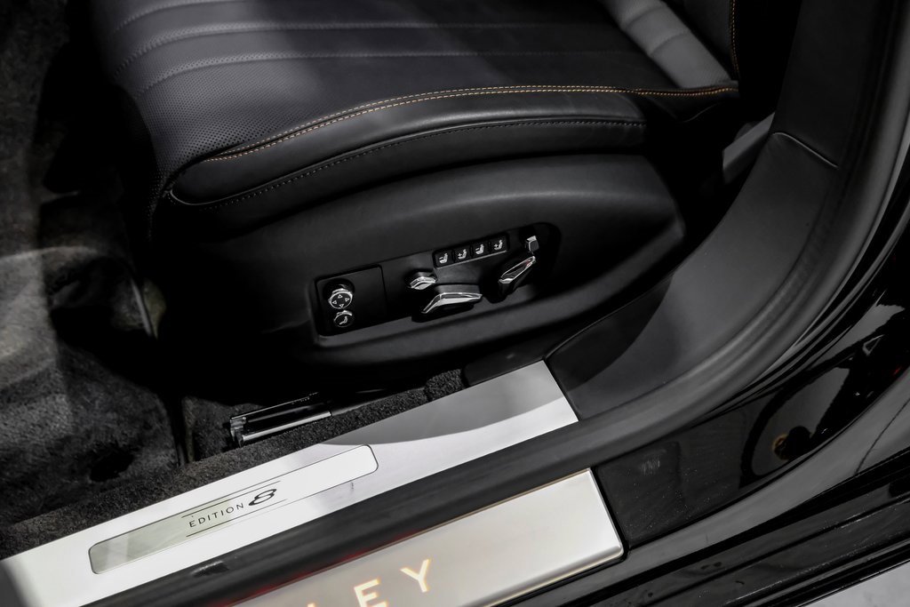 Used 2024 Bentley Flying Spur V8 image 31