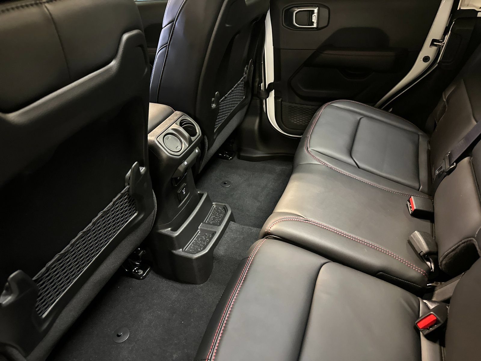 New 2026 Jeep Wrangler Unlimited Rubicon AWD/4WD image 11