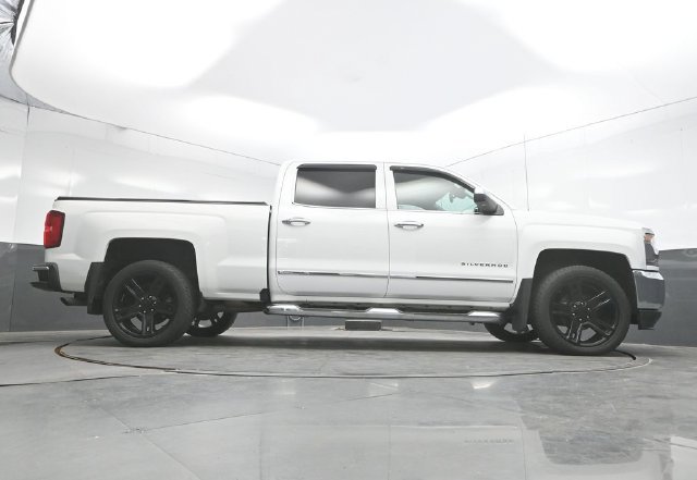 Used 2018 Chevrolet Silverado 1500 LTZ w/ Sport Package AWD/4WD image 39
