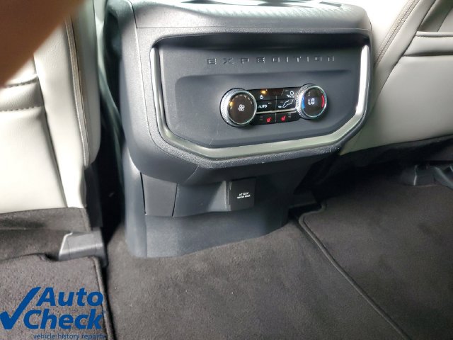 Used 2025 Ford Expedition Platinum w/ Driver's Package AWD/4WD image 18