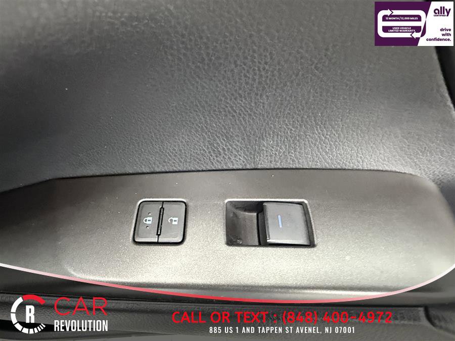 Used 2023 Toyota Camry SE AWD/4WD image 32