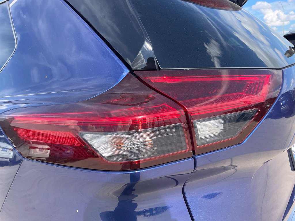 Certified 2023 Nissan Rogue Platinum w/ Platinum Premium Package FWD image 7