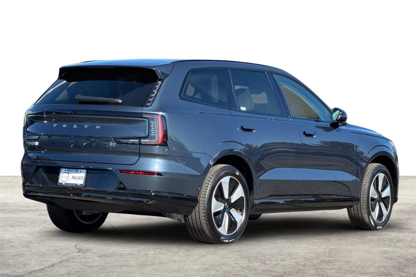 New 2025 Volvo EX90 Plus image 2
