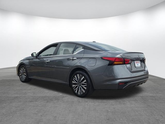 Used 2025 Nissan Altima 2.5 SV FWD image 4