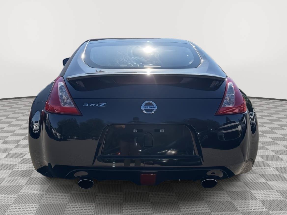 Used 2017 Nissan 370Z Coupe RWD image 8
