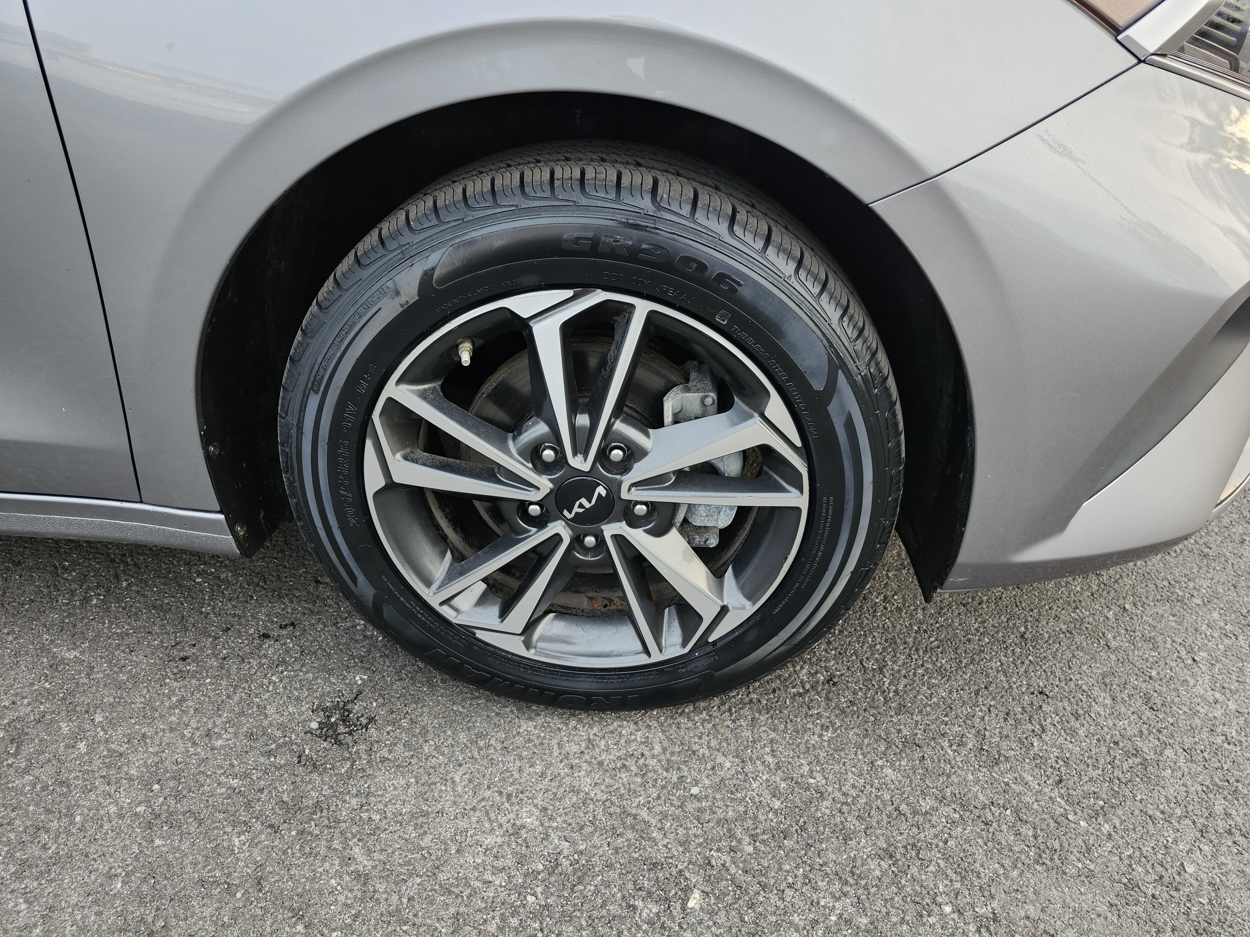 Used 2022 Kia Forte LXS FWD image 9
